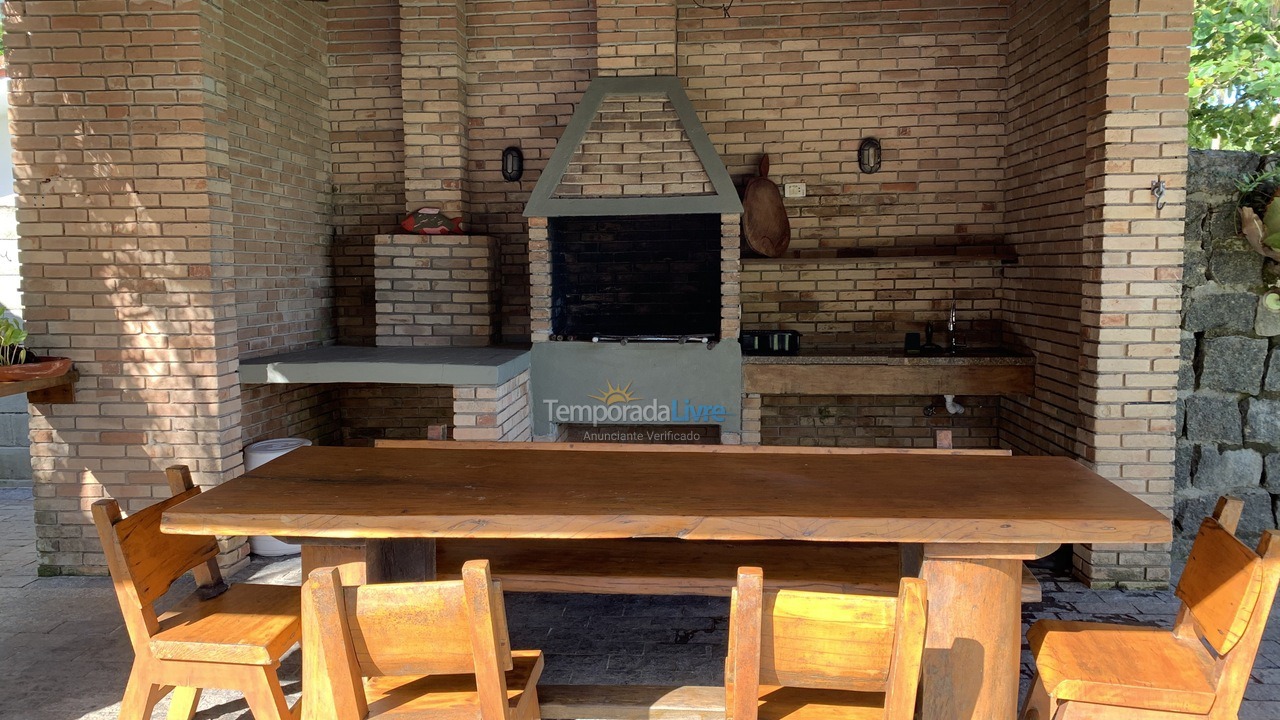 Casa para aluguel de temporada em Ubatuba (Praia do Lázaro)