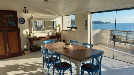 Sala e sacada frente