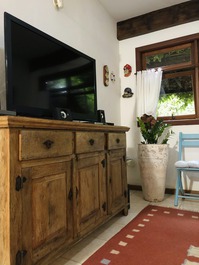 CASA EM CONDOMINIO - 4 SUITES