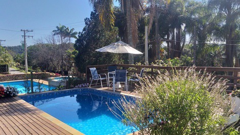 Chalet aconchegante em condomínio de alto padrão