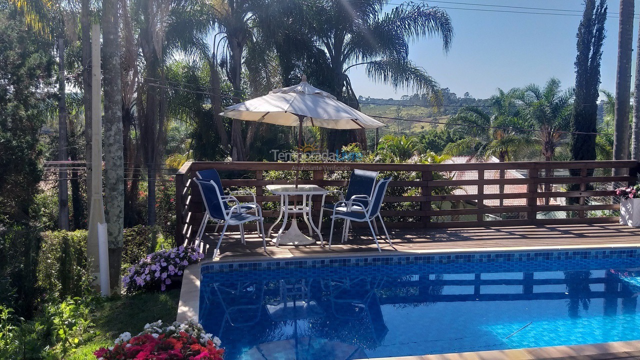 Casa para aluguel de temporada em Ibiúna (Condomínio Colinas de Ibiúna)