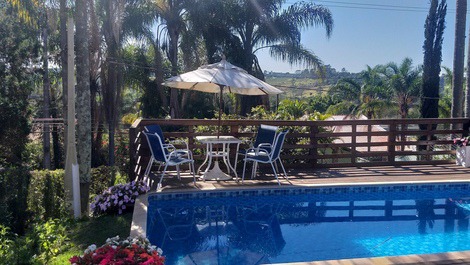 Chalet aconchegante em condomínio de alto padrão