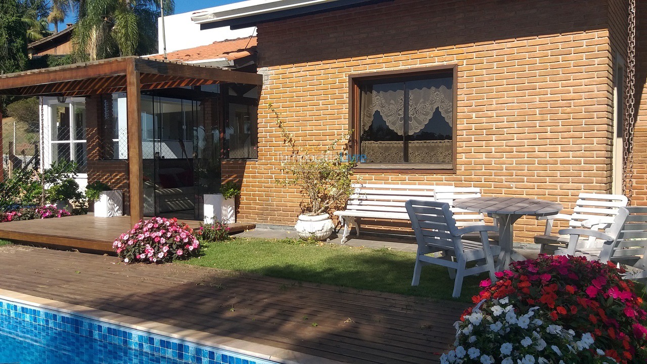 Casa para aluguel de temporada em Ibiúna (Condomínio Colinas de Ibiúna)