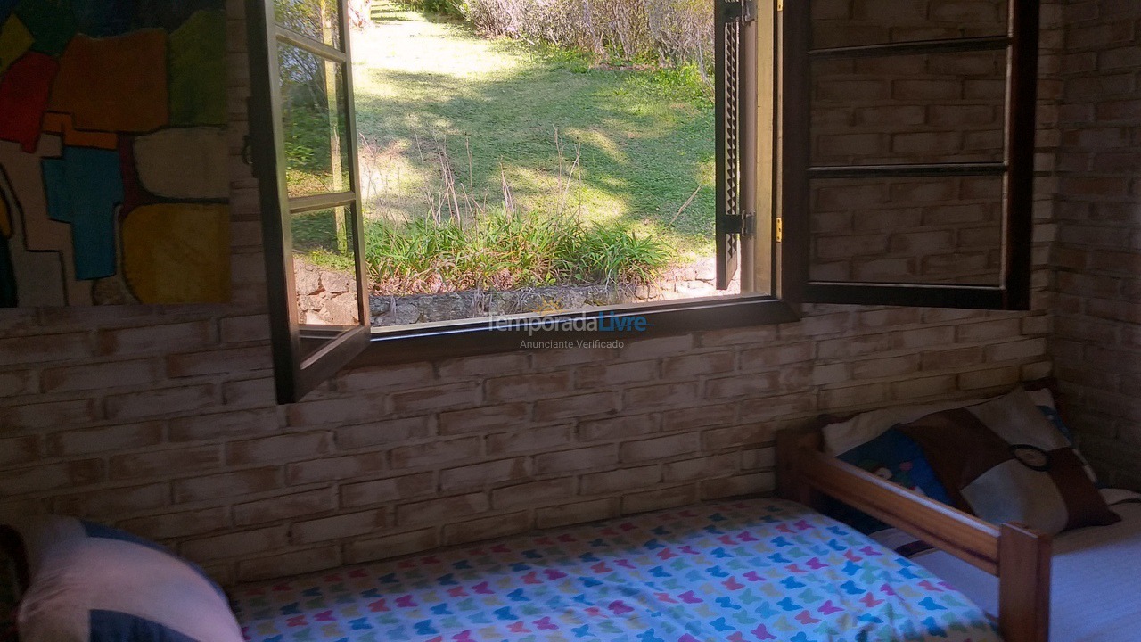 Casa para aluguel de temporada em Ibiúna (Condomínio Colinas de Ibiúna)