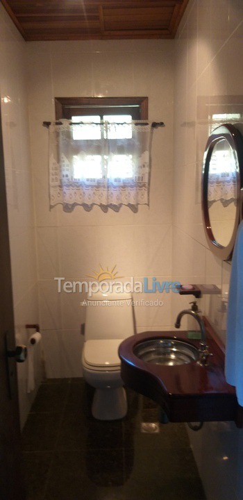 Casa para aluguel de temporada em Ibiúna (Condomínio Colinas de Ibiúna)