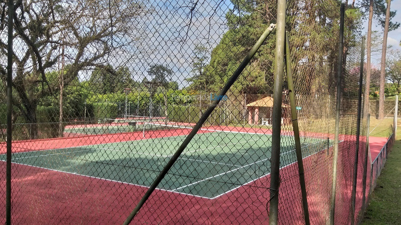 Casa para aluguel de temporada em Ibiúna (Condomínio Colinas de Ibiúna)