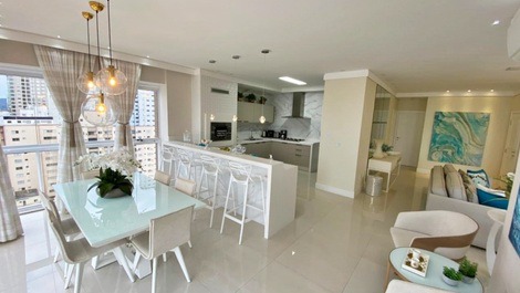 Ed. Isidora Mafra: 3 suites en Av. Brasil / vista al mar / barbacoa