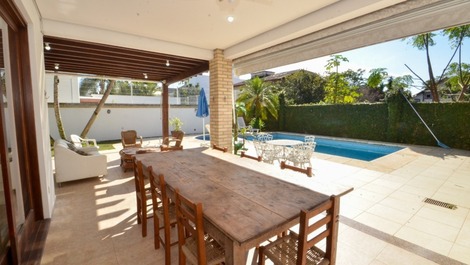 Mansion Main Avenue Jurerê Internacional