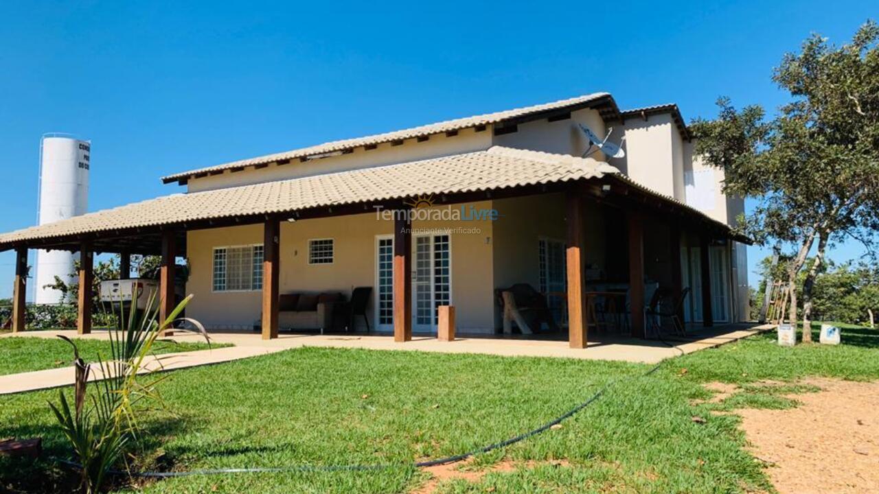 Casa para aluguel de temporada em Alexânia (Condomínio Parque do Corumbá)