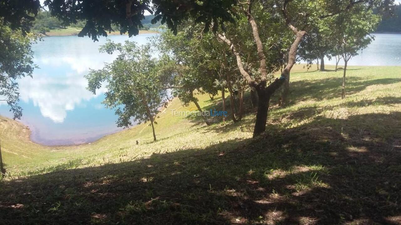 Casa para aluguel de temporada em Alexânia (Condomínio Parque do Corumbá)