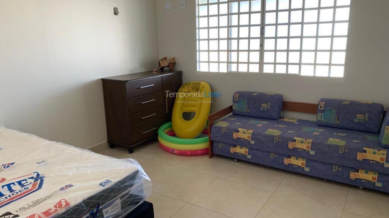 Casa para aluguel de temporada em Alexânia (Condomínio Parque do Corumbá)
