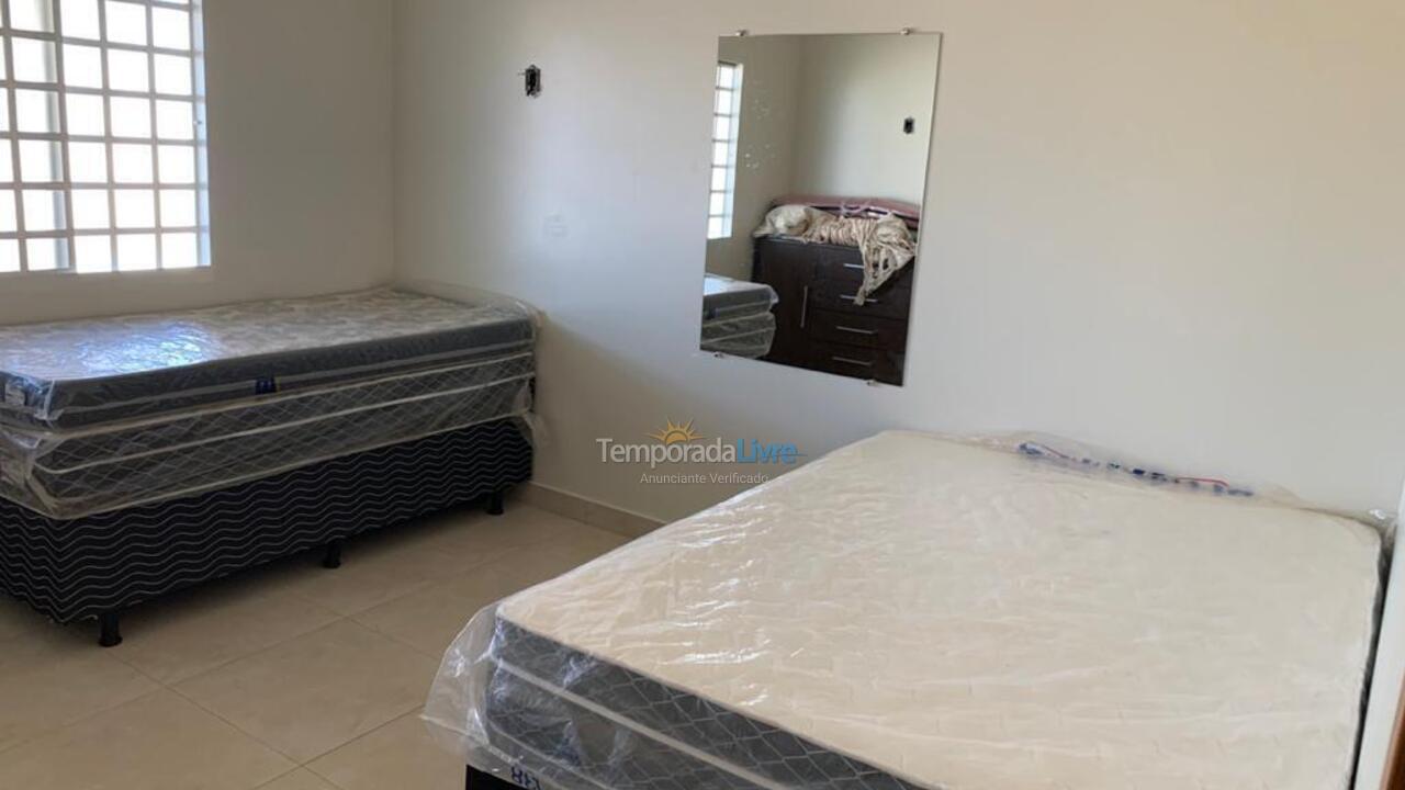 Casa para aluguel de temporada em Alexânia (Condomínio Parque do Corumbá)