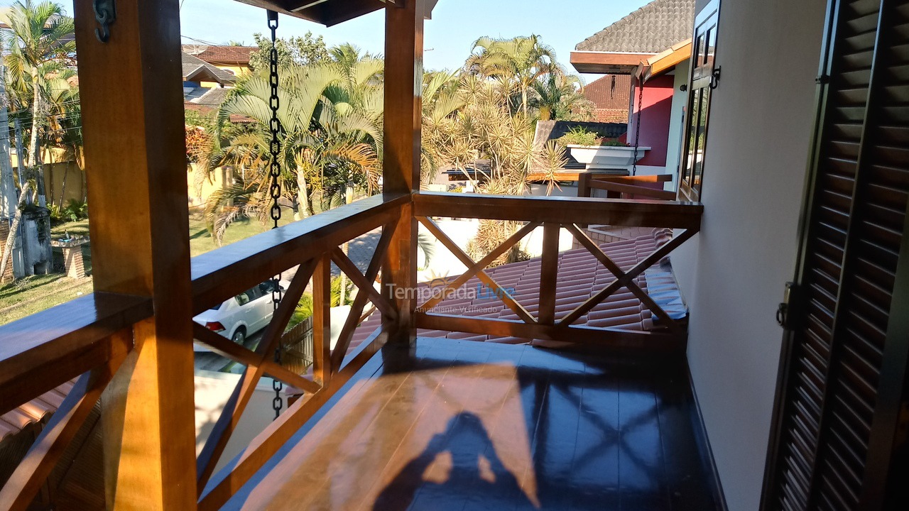 House for vacation rental in Caraguatatuba (Praia Capricórnio)