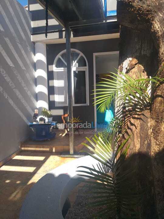 Casa para aluguel de temporada em Natal (Rua Praia de Alagamar 2145)