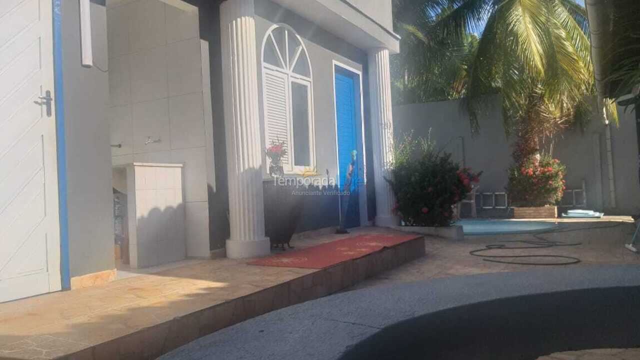 Casa para aluguel de temporada em Natal (Rua Praia de Alagamar 2145)