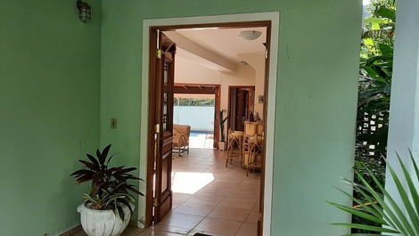 Entrada principal c/ vista sala