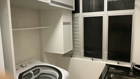 Máquina de lavar e tanque 