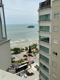 Apto 2 dormitórios centro BC com Wi-Fi e ar