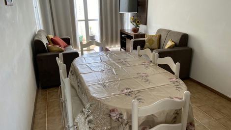 Apto 2 dormitórios centro BC com Wi-Fi e ar