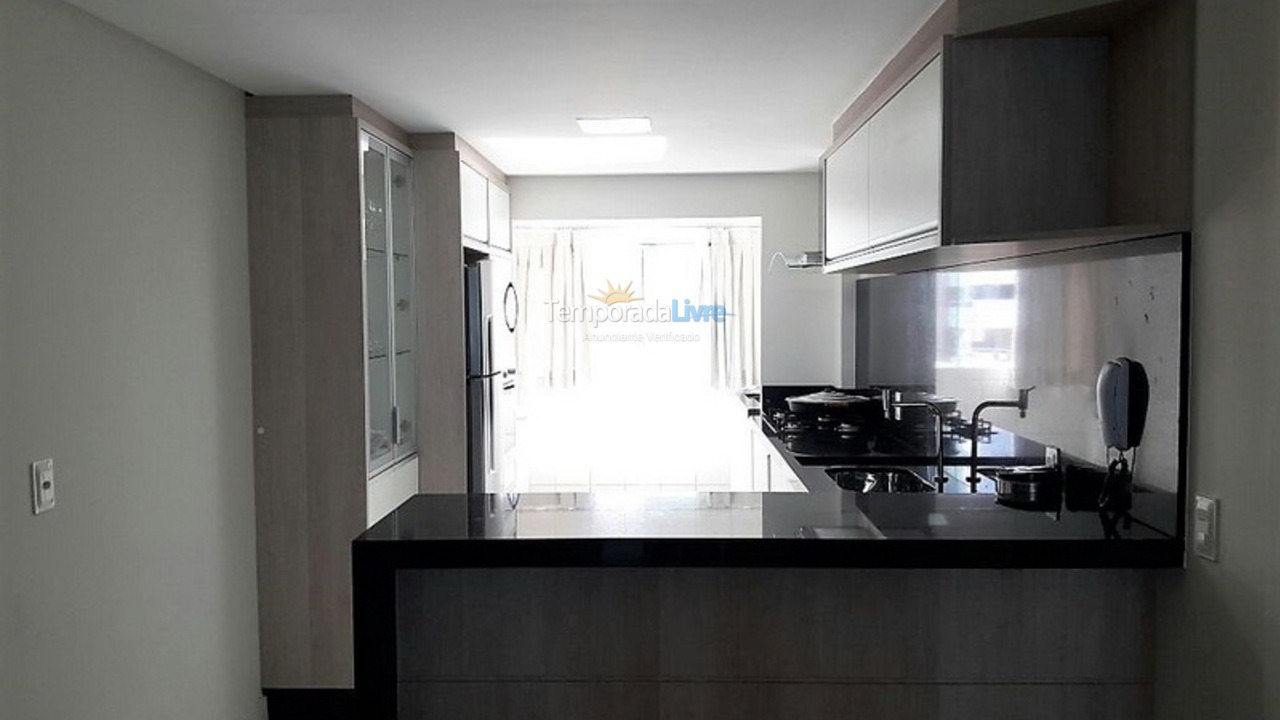 Apartamento para aluguel de temporada em Itapema (Centro)