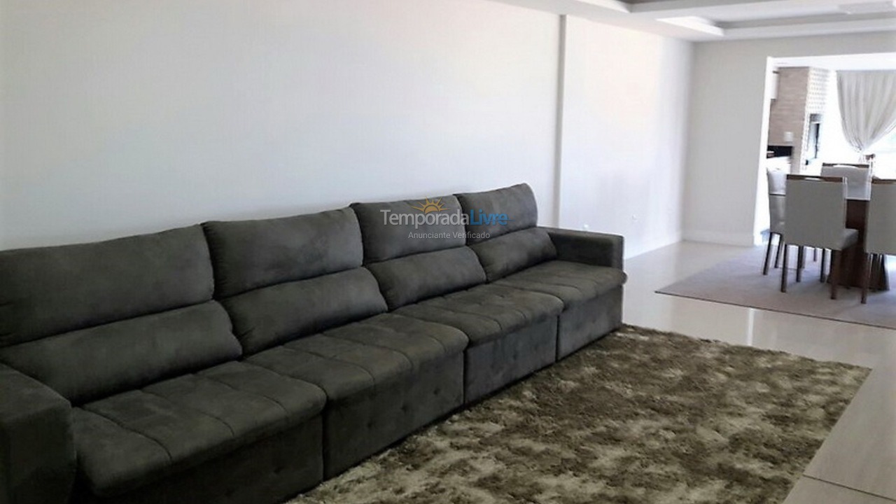 Apartamento para aluguel de temporada em Itapema (Centro)