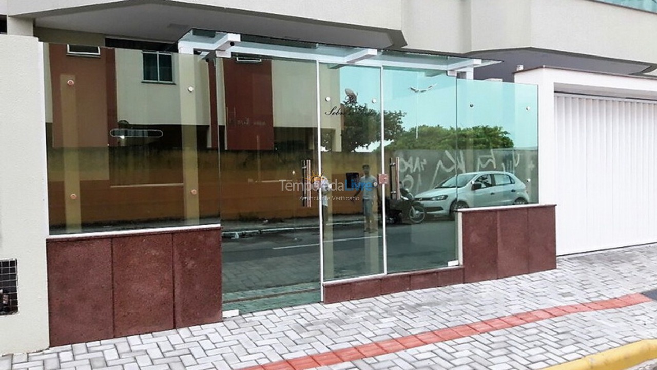 Apartamento para aluguel de temporada em Itapema (Centro)