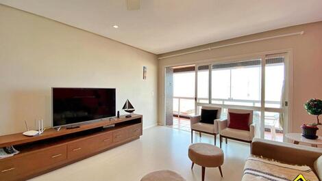 Apartamento 4 Dormitorios. - Distrito de Prainha
