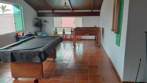 "Casa inteira em Itanhaém, 4 quartos e garagem"