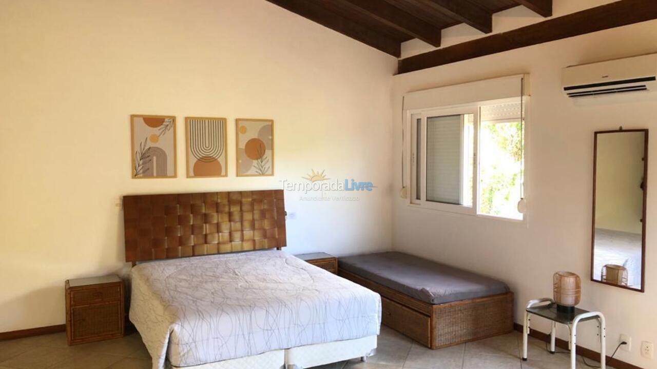 Casa para aluguel de temporada em São Sebastião (Maresias)