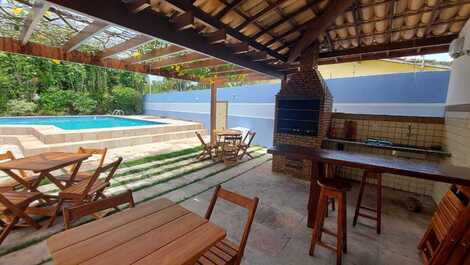 Excelente casa para temporada com 06 quartos com ar