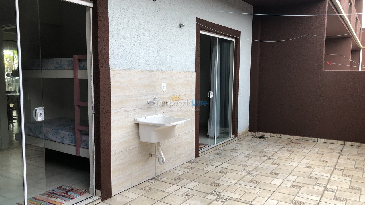 Apartamento para aluguel de temporada em Pontal do Paraná (Balneário Leblon)