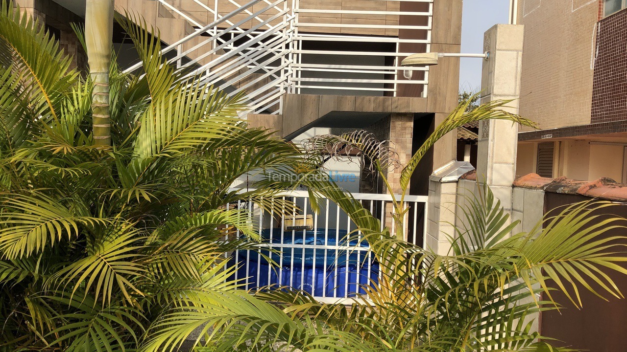 Apartamento para aluguel de temporada em Pontal do Paraná (Balneário Leblon)