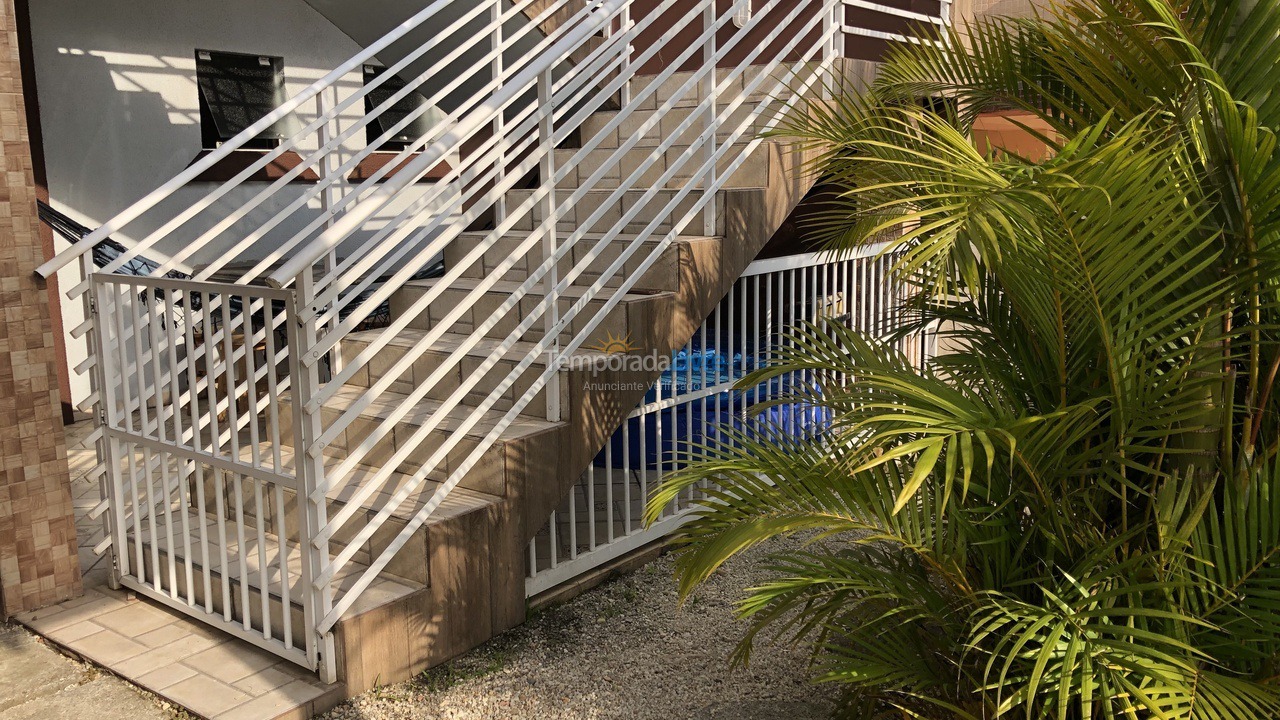 Apartamento para aluguel de temporada em Pontal do Paraná (Balneário Leblon)