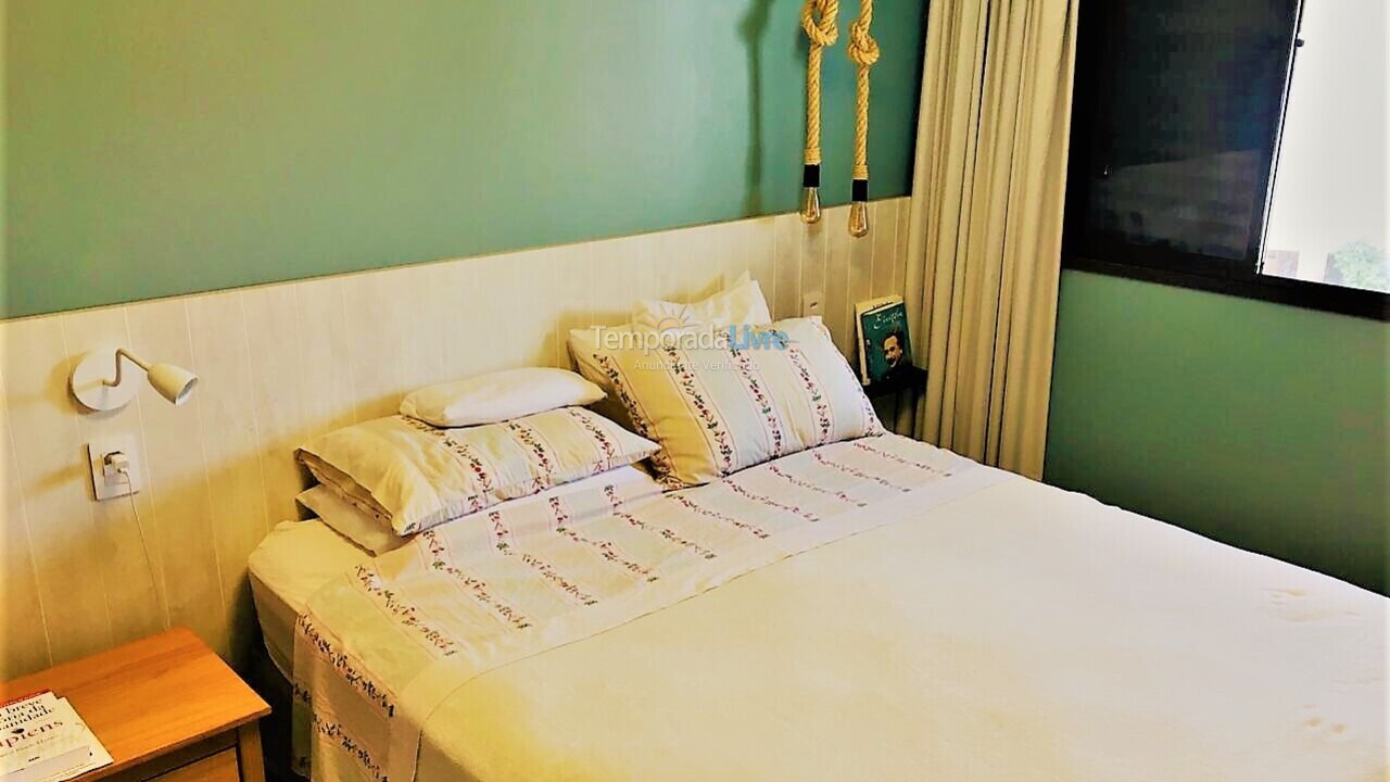 Apartamento para aluguel de temporada em Florianópolis (Praia Brava)