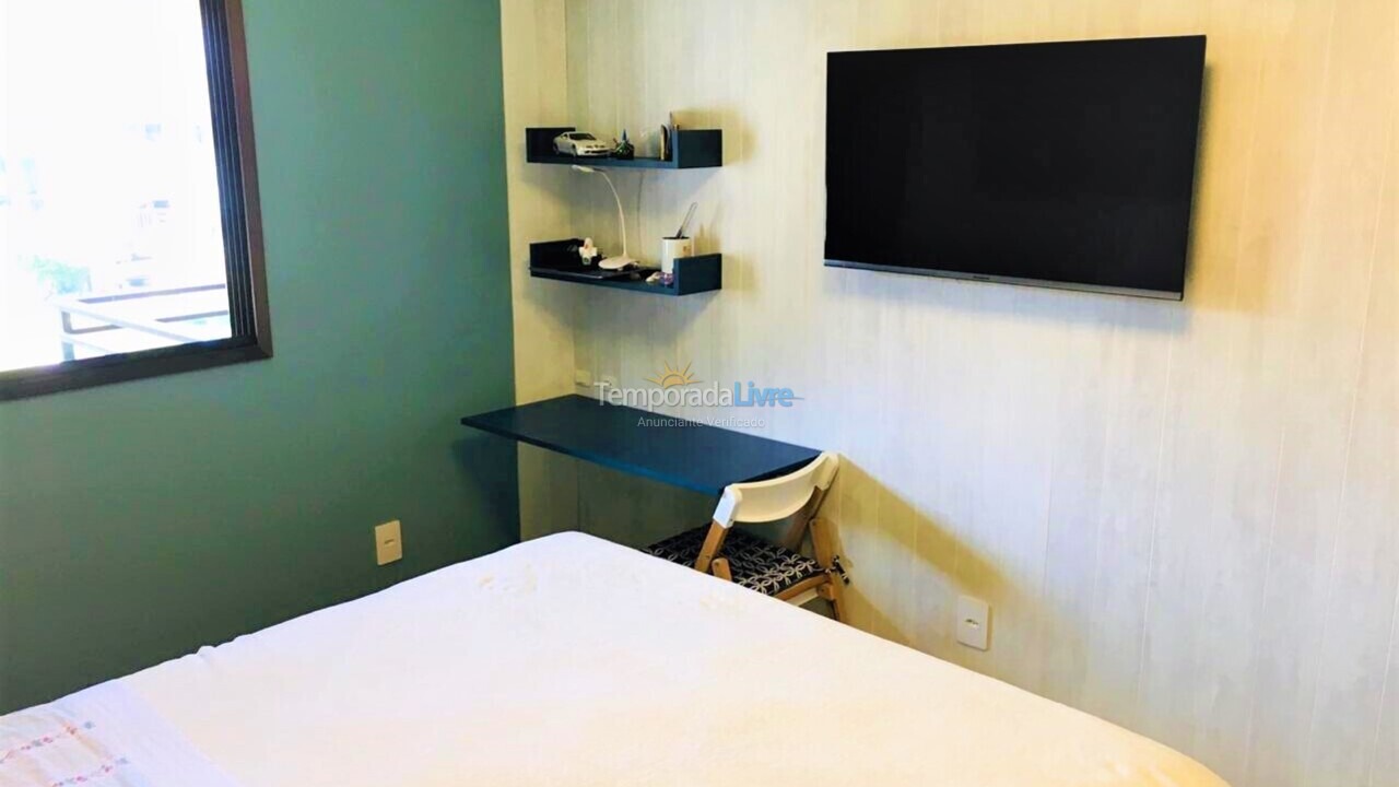 Apartamento para aluguel de temporada em Florianópolis (Praia Brava)