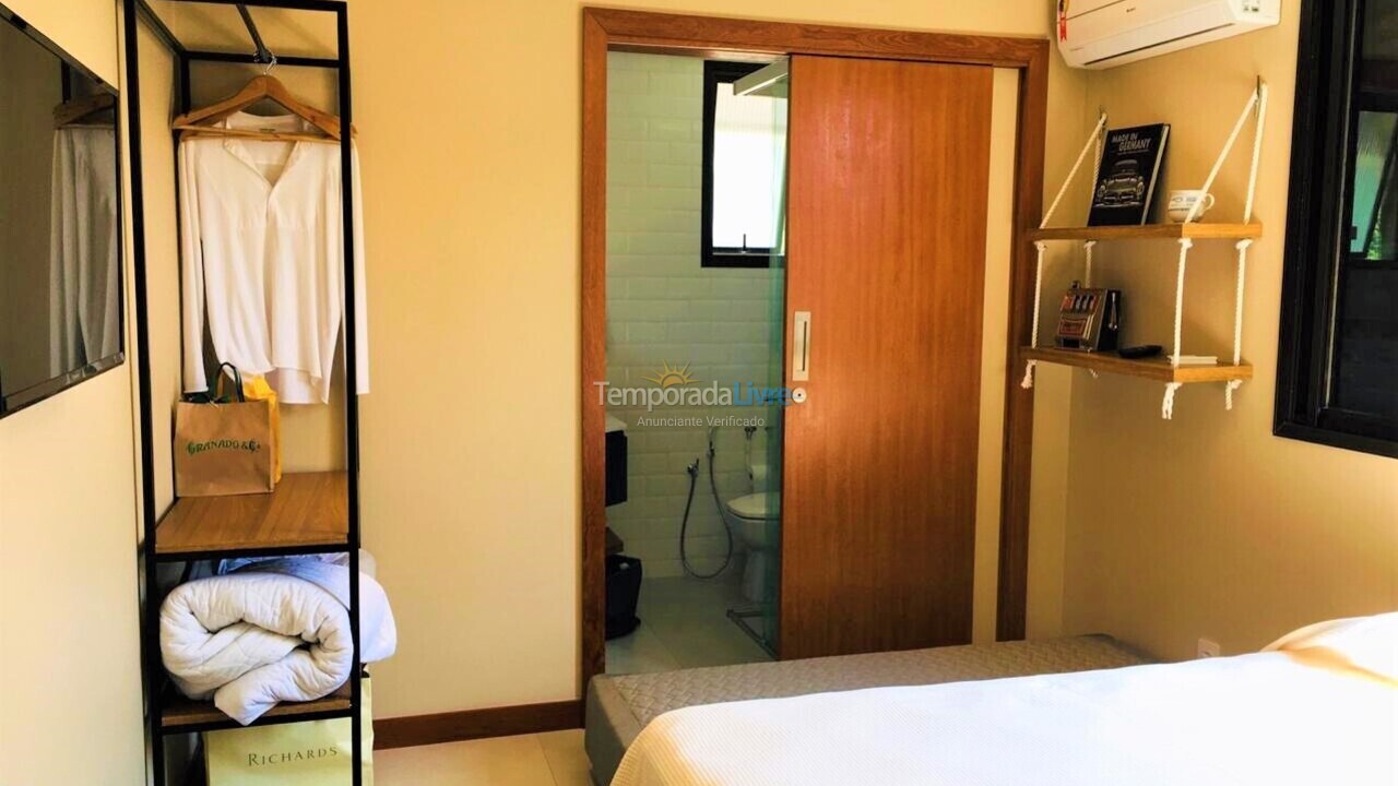 Apartamento para aluguel de temporada em Florianópolis (Praia Brava)