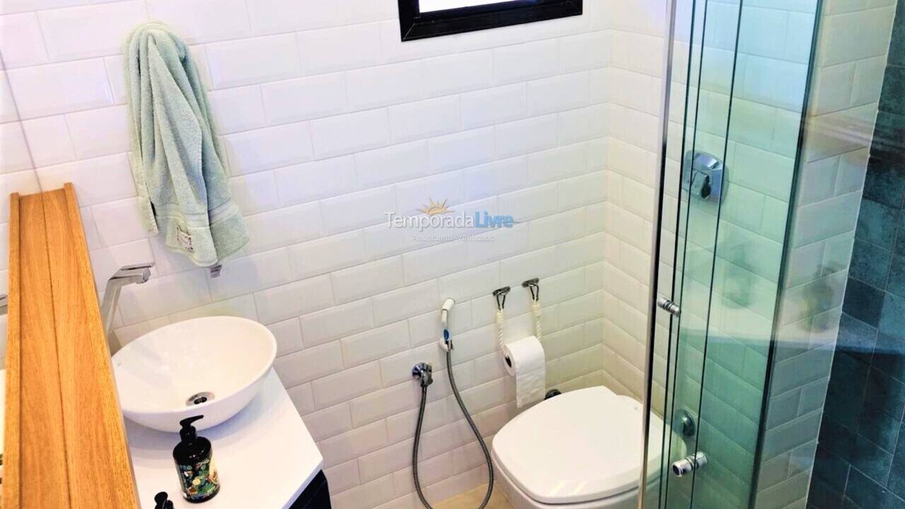 Apartamento para aluguel de temporada em Florianópolis (Praia Brava)