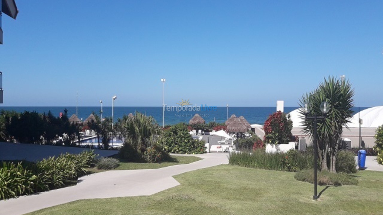 Apartamento para aluguel de temporada em Florianópolis (Praia Brava)