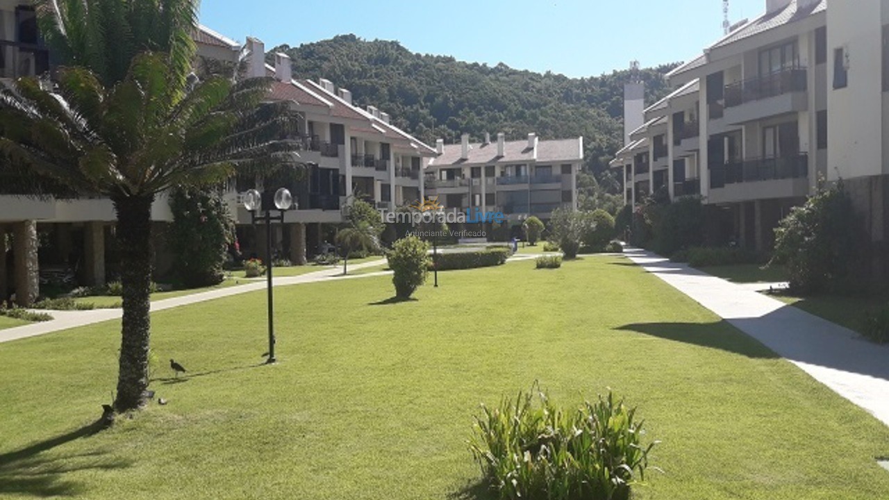 Apartamento para aluguel de temporada em Florianópolis (Praia Brava)