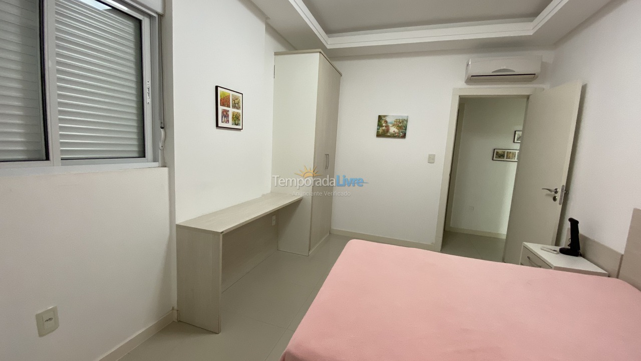 Apartment for vacation rental in Itapema (Meia Praia)