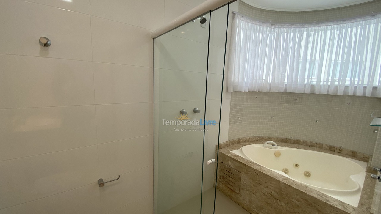 Apartment for vacation rental in Itapema (Meia Praia)