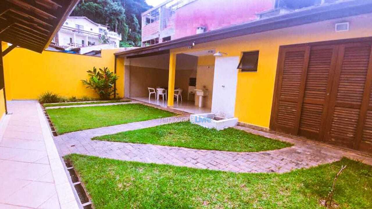 Casa para aluguel de temporada em Ubatuba (Praia Grande)
