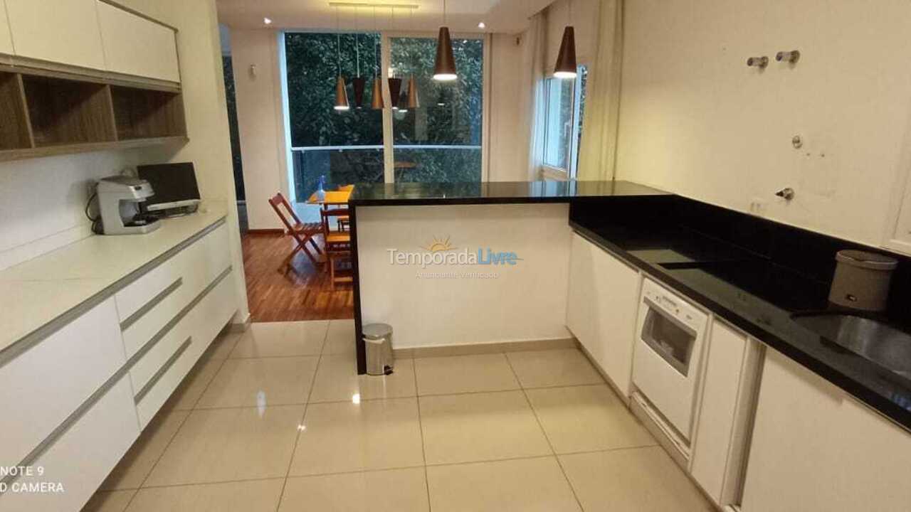 House for vacation rental in Carapicuíba (Granja Viana)