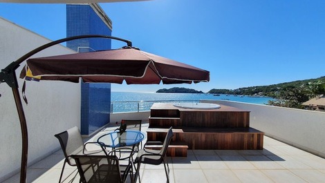 Cobertura duplex, de frente para o mar, na Praia de Bombinhas!