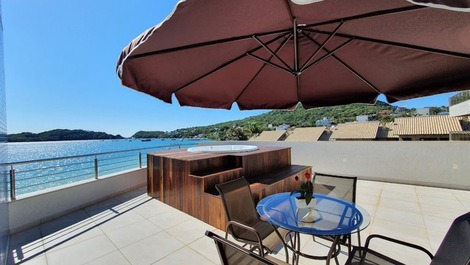Cobertura duplex, de frente para o mar, na Praia de Bombinhas!