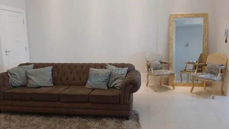 Apartamento 04 suítes de frente para o mar