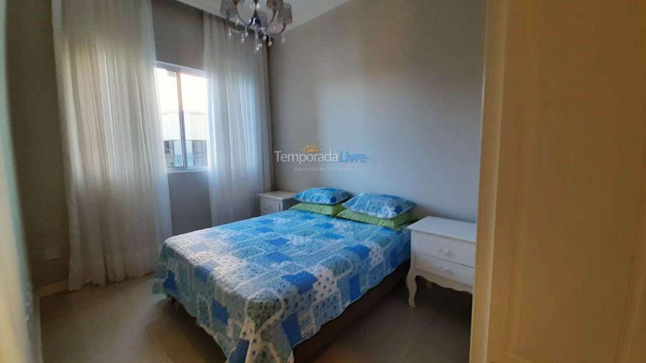 Apartamento para aluguel de temporada em Itapema (Meia Praia)