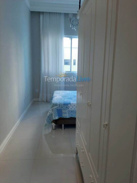 Apartamento para aluguel de temporada em Itapema (Meia Praia)