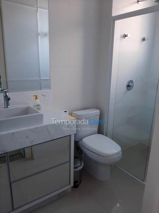 Apartamento para aluguel de temporada em Itapema (Meia Praia)