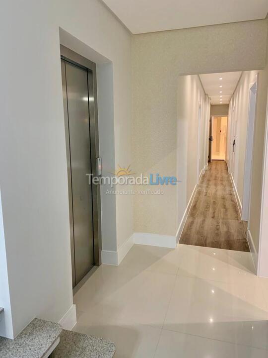 Apartment for vacation rental in Itapema (Meia Praia)